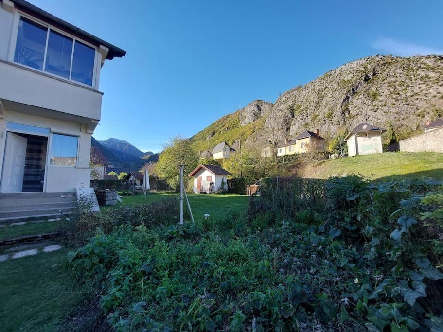 Beau Jardin Proche Randonnee Ski Calme Plain Pied Auzat Exterior photo